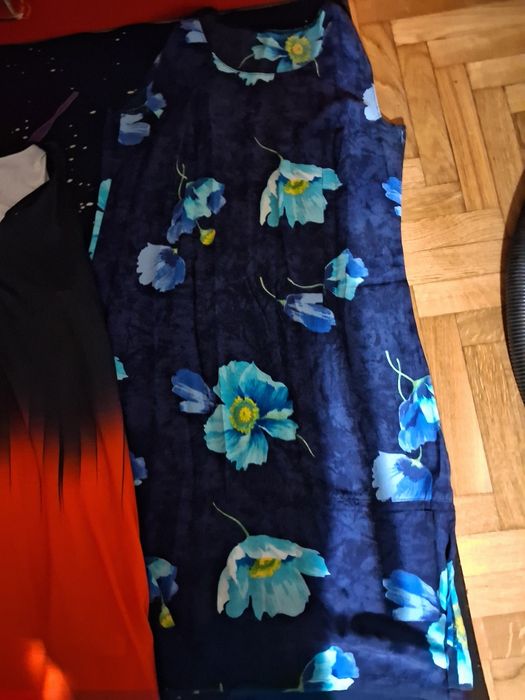 Vestidos e macacão novos