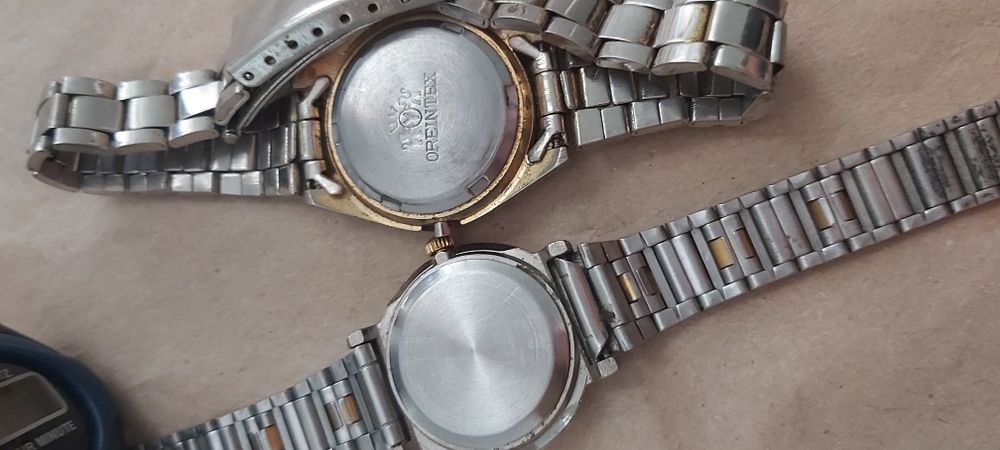 Продам часы кварцевые.