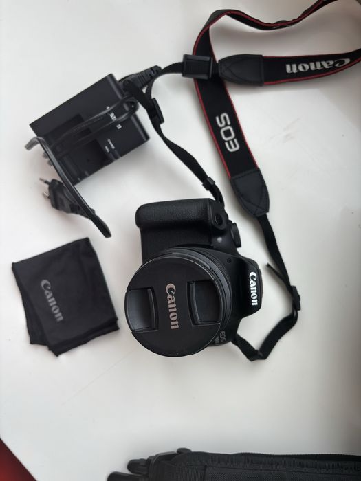 Canon EOS 2000 D + Objetiva + Kit completo