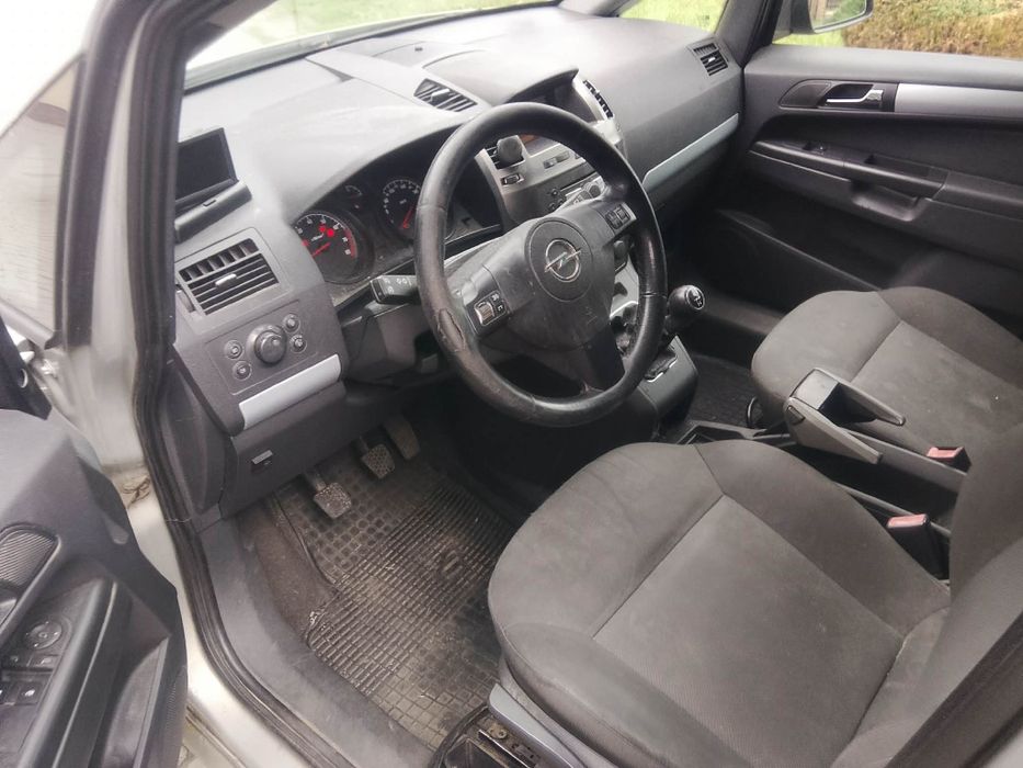 Opel Zafira B  1.8B+G 06r 7-osobowy