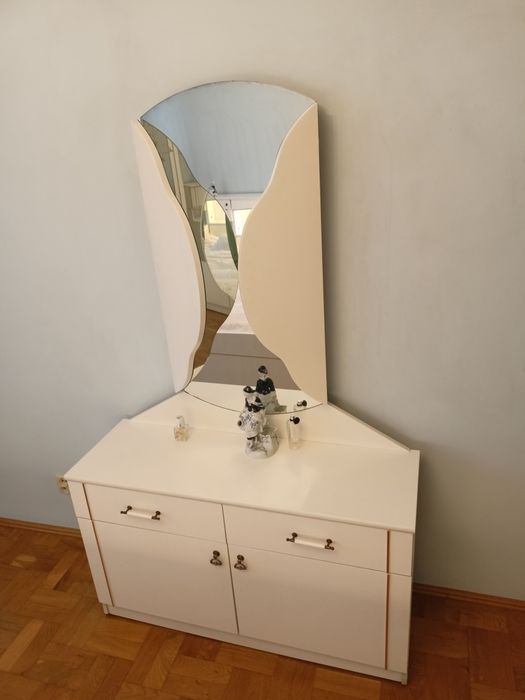 Komplet mebli do sypialni