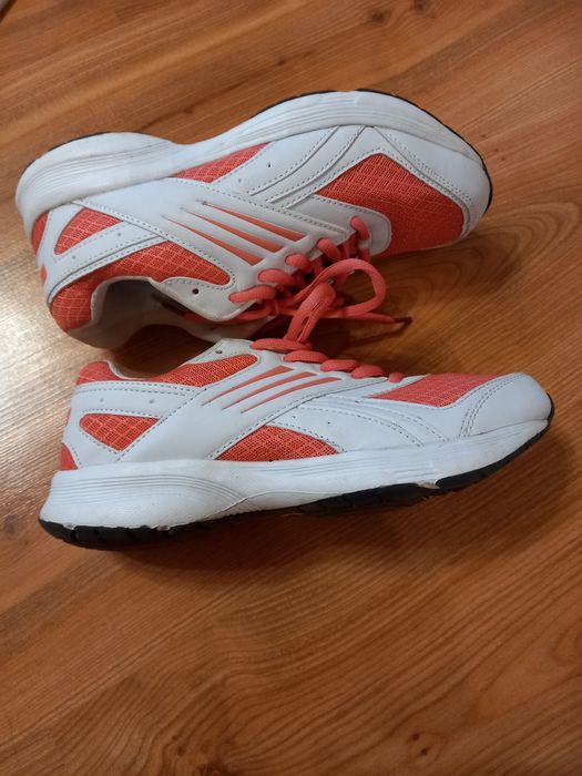 Спортивне, і не тільки, взуття 37 -38р