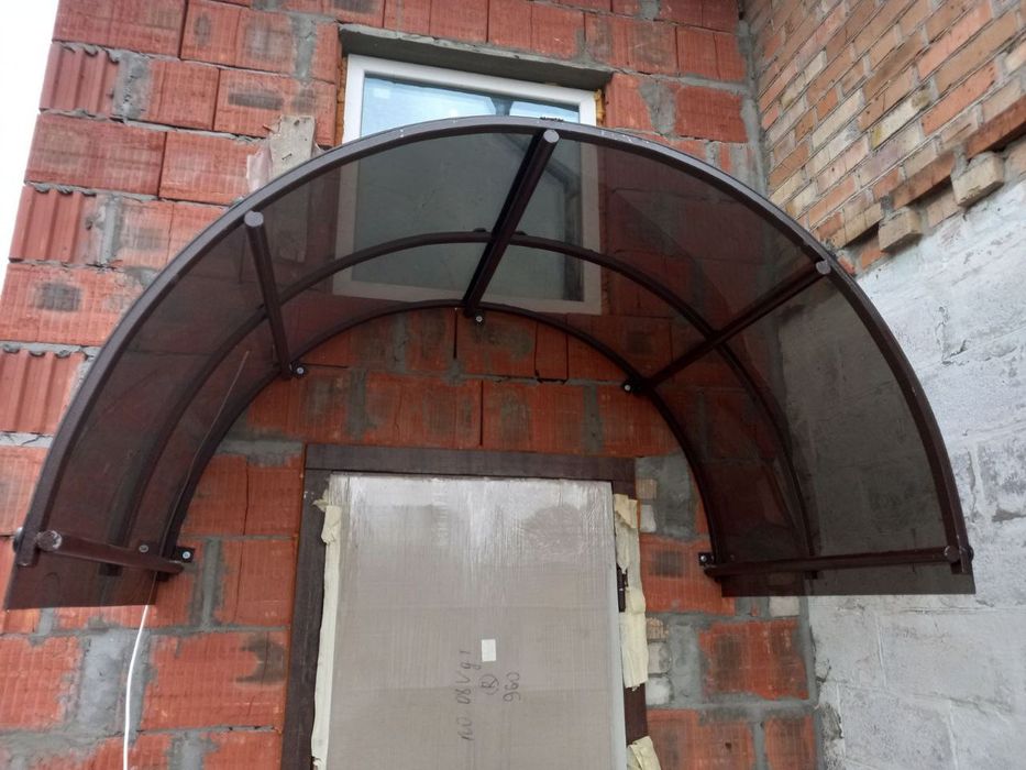 Навіс козирок. Навес козырек