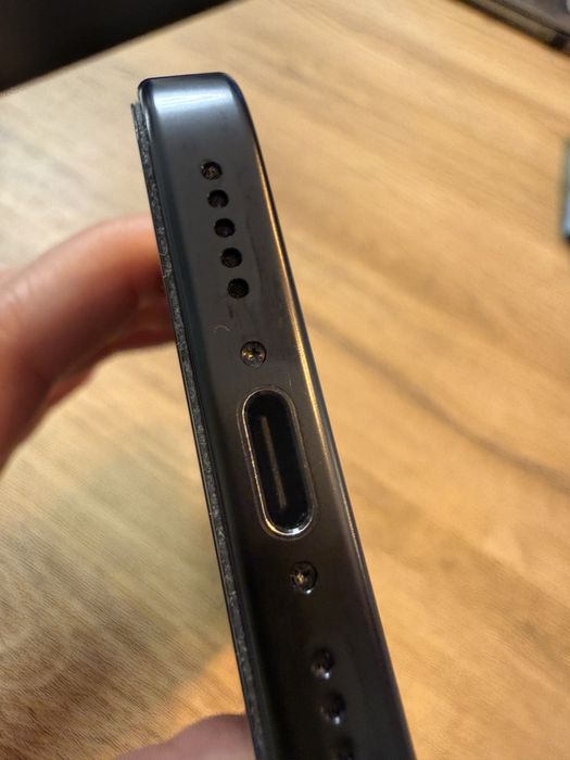 Iphone 16 pro 256  black titanum