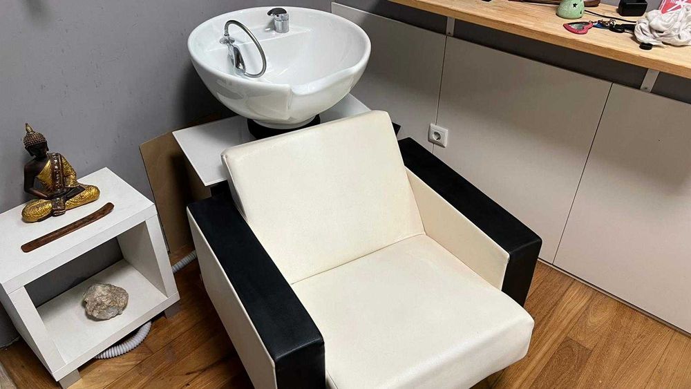 Mobiliário de cabeleireiro e estética em EXCELENTE ESTADO