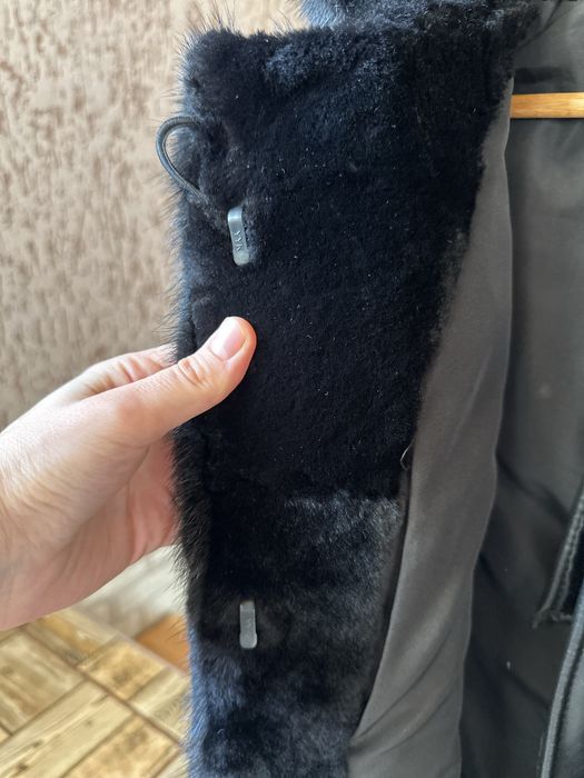 Жіноча шуба з мутону, встаки з песця