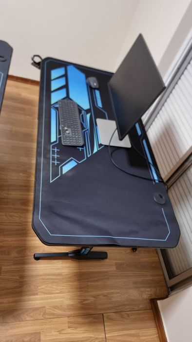 Mesa Gaming Himimi 160×75 cm com Mousepad e Acessórios