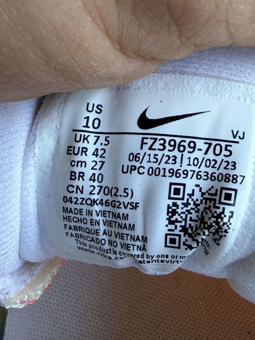 Кроссовки Nike ZoomX Invincible Run Flyknit 3