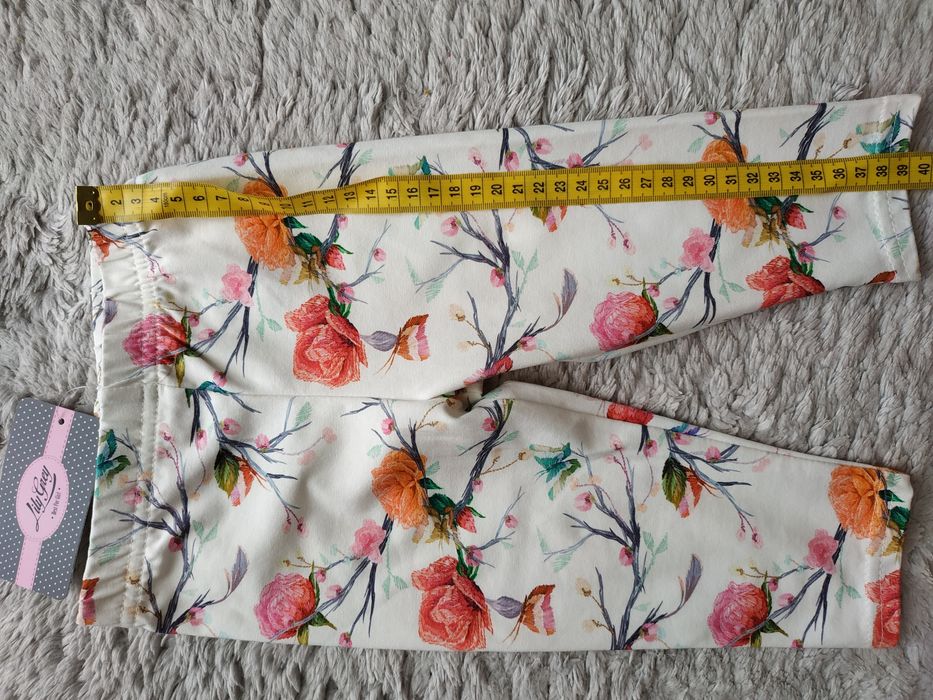 Nowe legginsy 3/4, elastyczne/kwiaty/motyle/prezent/Lily Grey/r.98/104