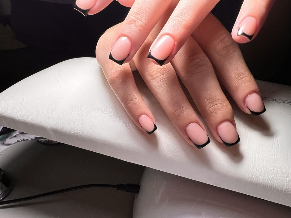 robienie paznokci/pedicure