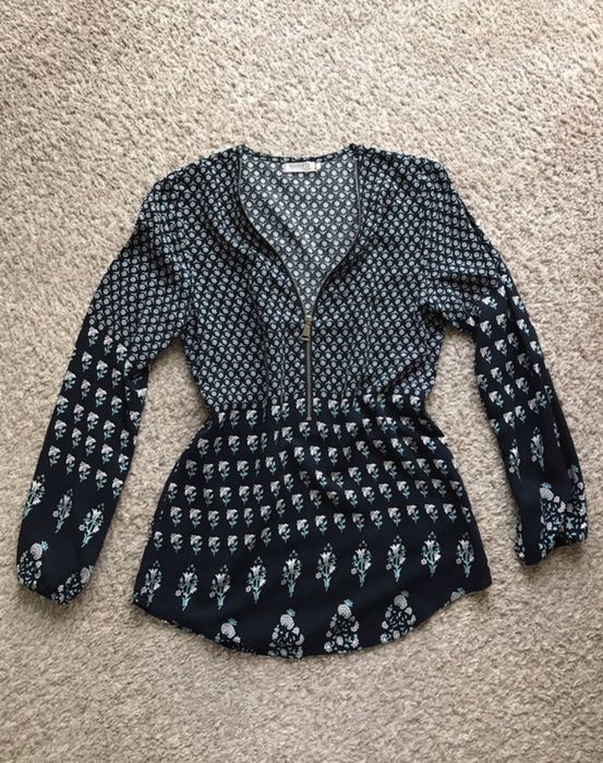 Granatowa bluzka w kwiaty wiskoza wiskozowa