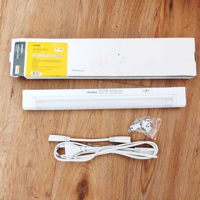 Armadura com lampada fluorescente T5 8W 4200K 34cm