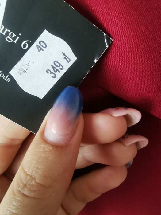 Elegancka sukienka bordowa