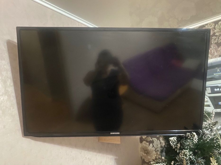 Продам телевизор Samsung 40дюймов