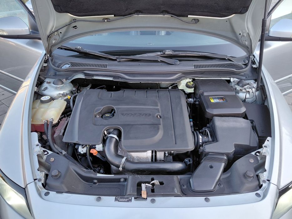 Продаю VOLVO V50.