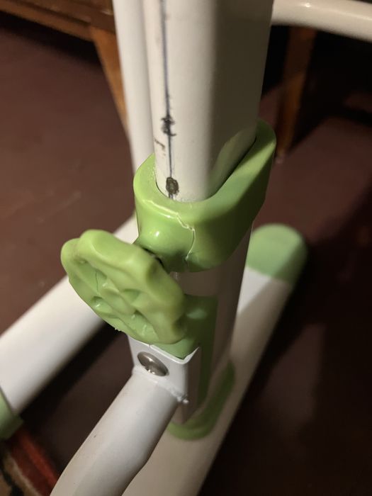 Стіл для навчання дитини