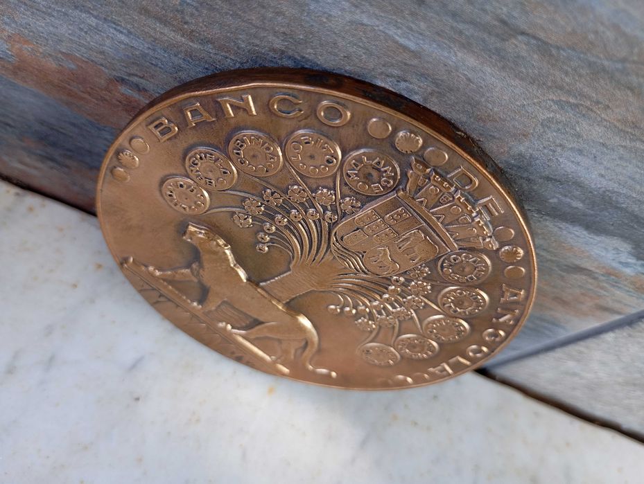 Raridade Medalha Colonial Portuguesa em Bronze Angola 1926–1951, 25º Aniversário do Banco de Angola