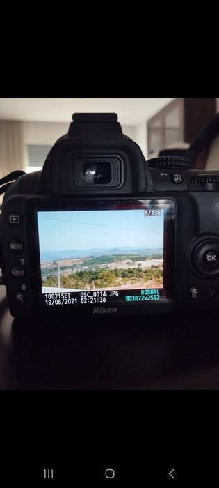 Máquina fotográfica Nikon D3000 completa com 2 objetivas e mochila