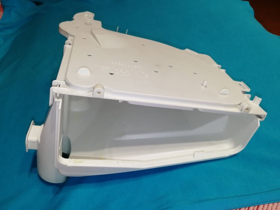 Люк, душевой бокс на стиральную машину INDESIT.