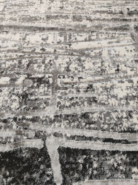 Современние ковры в сером цвете