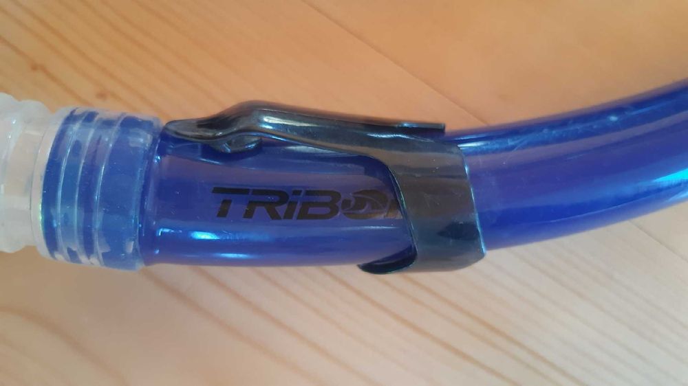 Duas máscaras de mergulho com tubos - triboard