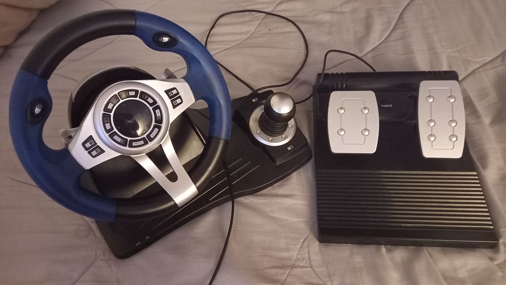 Selling Logic 3 steering wheel, used but in like-new condition.64740940707075121