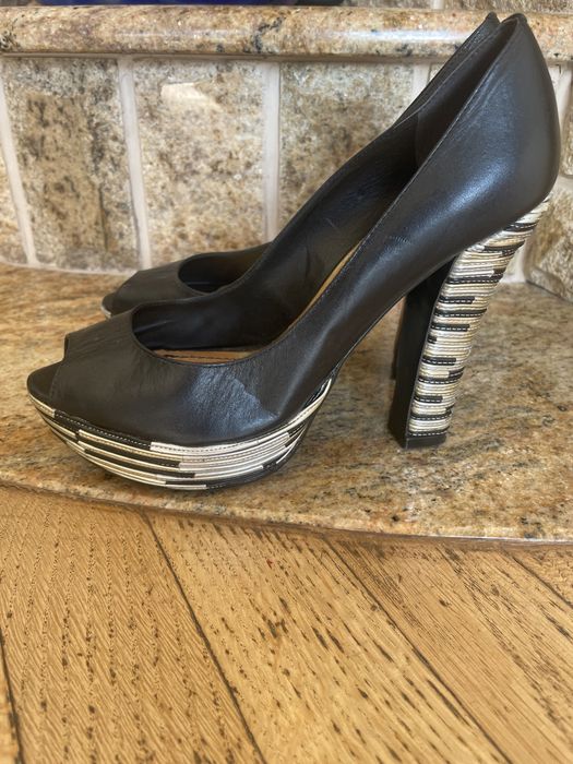 Szpilki klocki słupki kazar buty