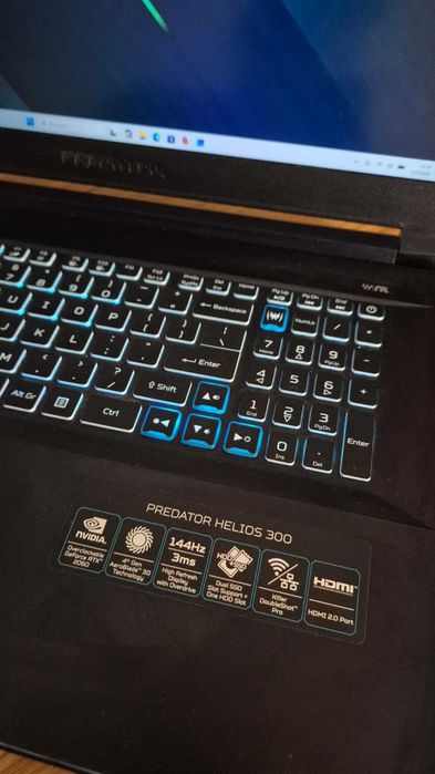 Laptop ASUS PREDATOR Helios 300 / intel i7 / RTX2060 / 1TB / 16GB RAM