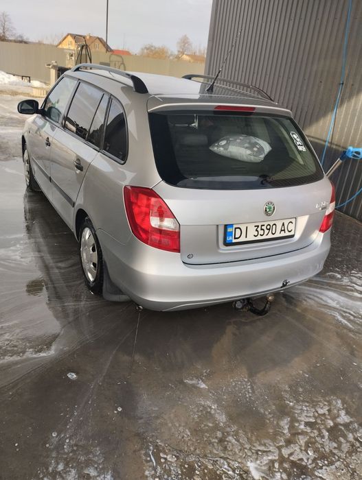 Авто автомобіль машина Skoda fabia 2