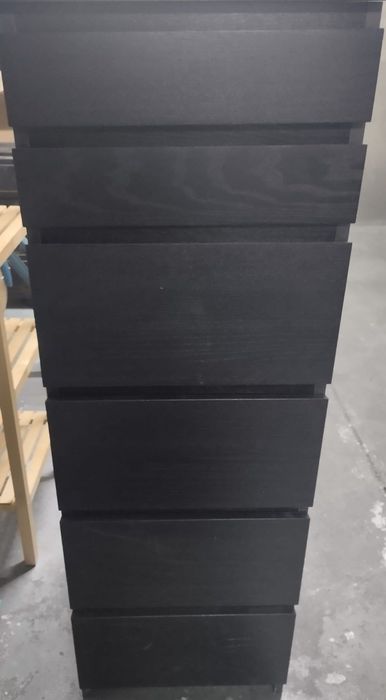 Cómoda alta / camiseiro IKEA MALM castanho escuro  em ótimo estado