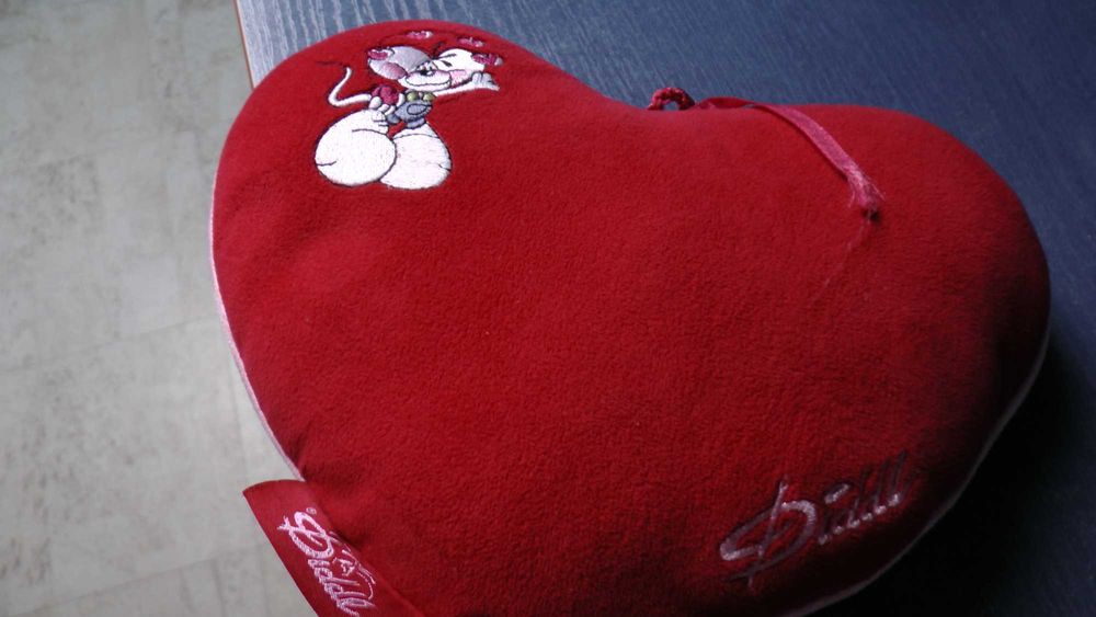Poduszka Diddl Mouse serce, czerwona,  Poduszka w kształcie serca.