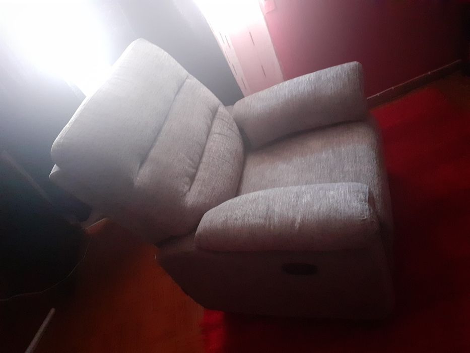Vendo Cadeirão extensível manual