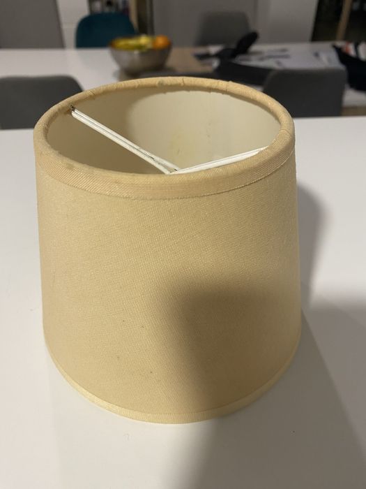 Abajur pequeno bege