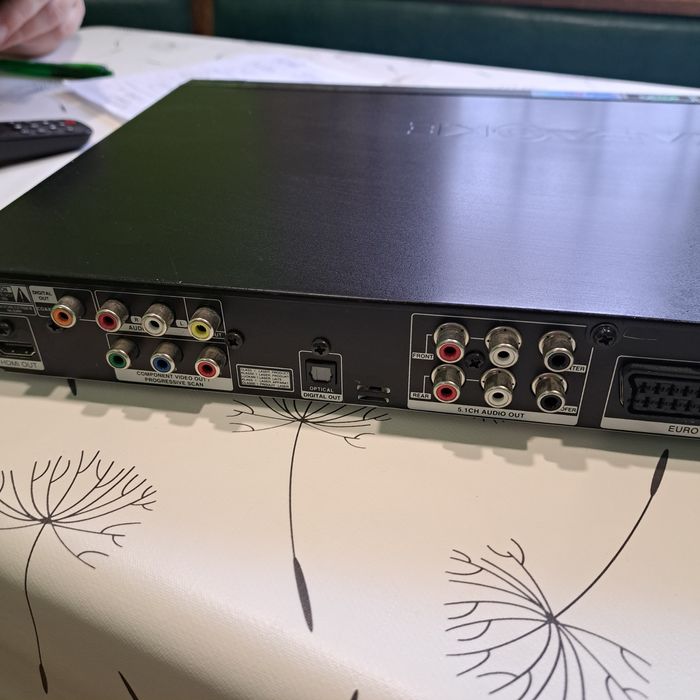 DVD плеер с караоке.