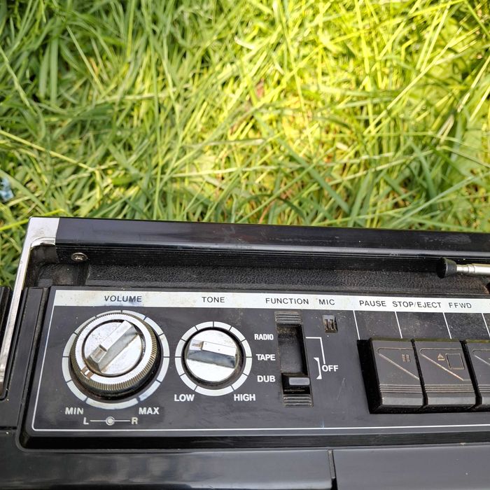 Японский магнитофон  Sanyo, кассетный,  магнитола 2 кассеты