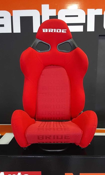 Par de Baquets Bride Pretas e Vermelhas