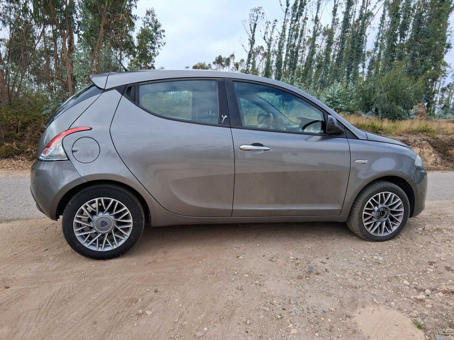 Lancia Ypsilon 1.3jtd foto 4