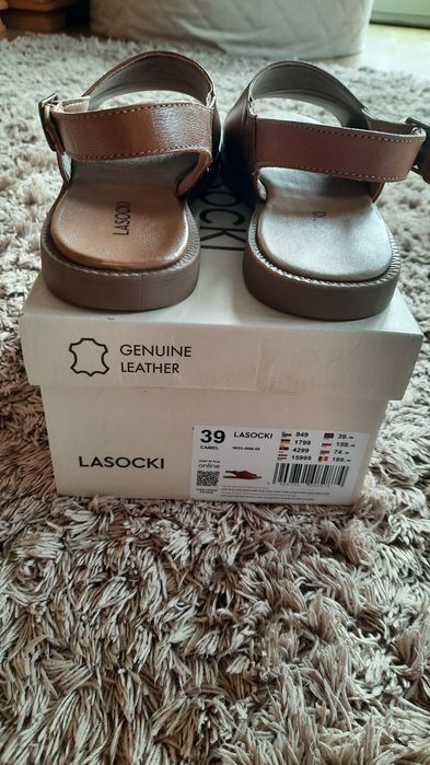 Skórzane sandały Lasocki 39