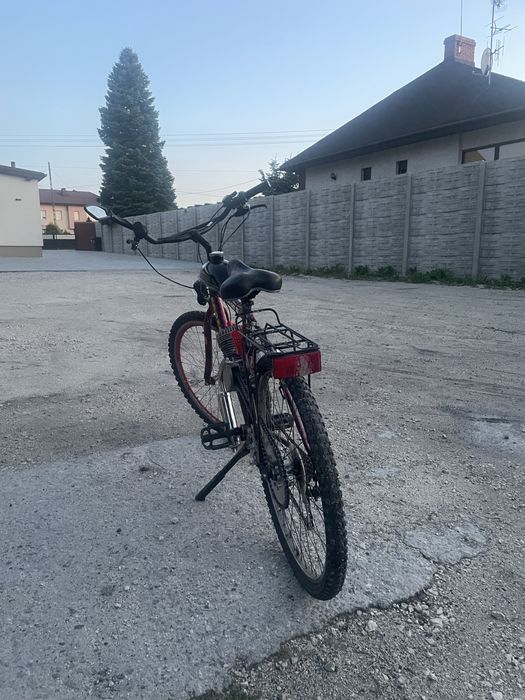 Rower z silnikiem spalinowym