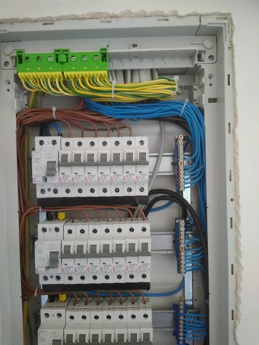 Elektryk, usługi elektryczne, instalacje elektryczne