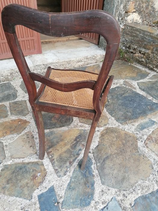 Cadeira em palhinha antiga