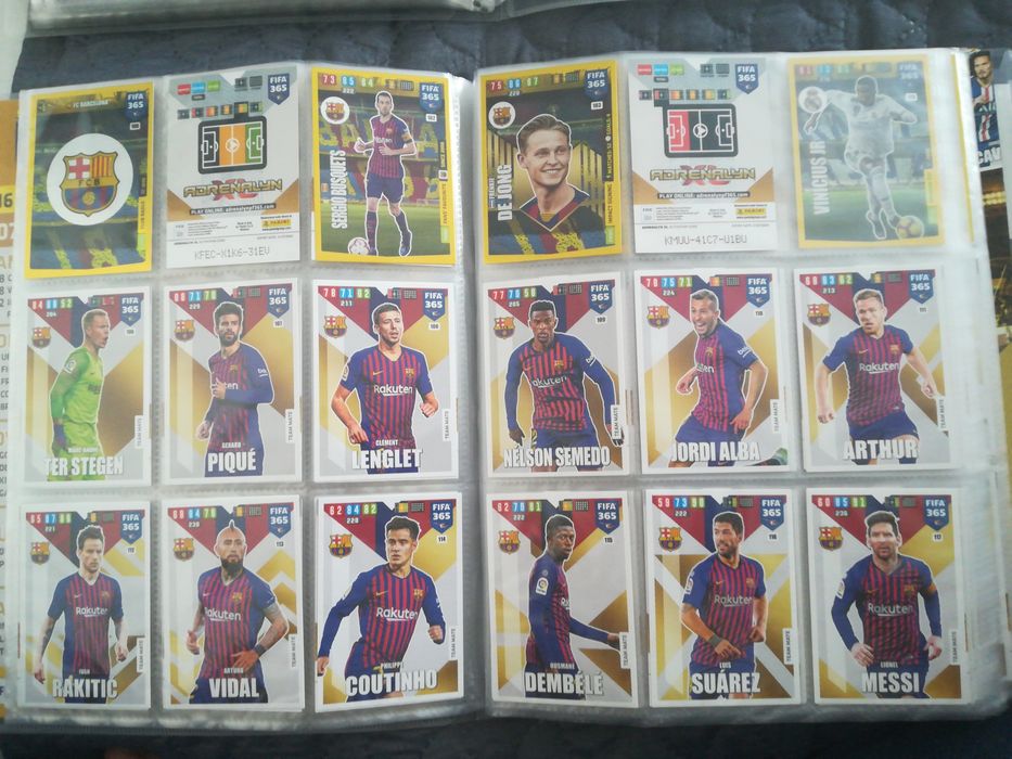 Album z Kartami Panini - FIFA 365 edycja 2019/20 (258 z 423 sztuk)