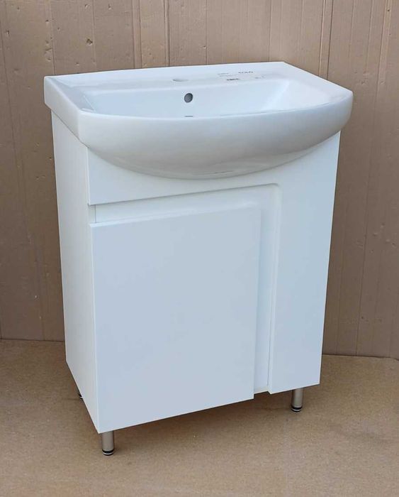 Новый комплект в ванну: раковина KOLO и оригинальная тумба 60 см.