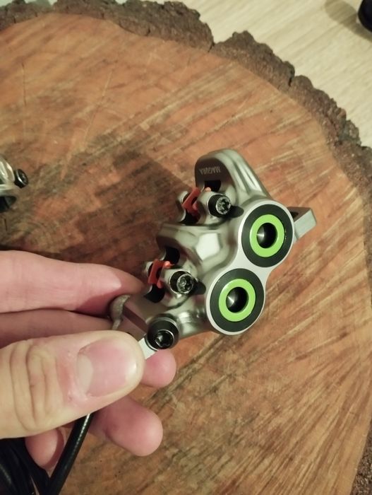 Magura Mt7 tył nowe klocki odpowietrzona