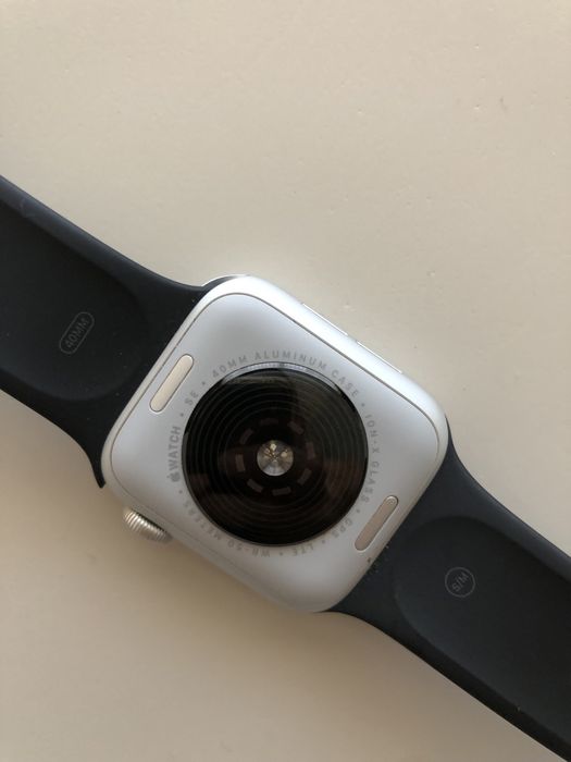 Apple Watch SE (2.ª Geração) 40mm Silver LTE – Como Novo