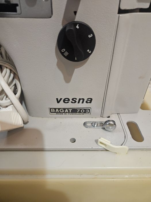 Maszyna do szycia Vesna