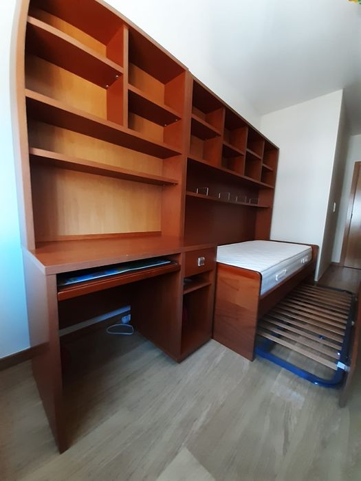 Cama dupla e secretárial