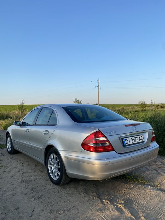 W211 Mercedes 2003 рік