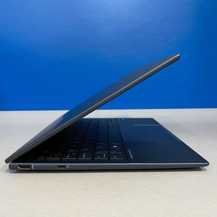 HP Elite Dragonfly G3 - 13.5" IPS WUXGA+ (i7-1255U/16GB/512GB/990g)64738394762625121
