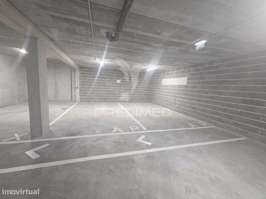 Lugar de Garagem junto à Praia Canidelo